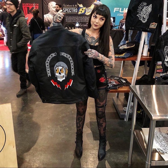 MEET YR POSHER - Picture 2 of 11